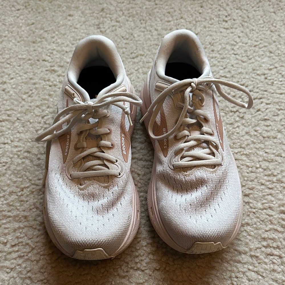Brooks Women's Athletic Shoes in Cream and Light Pink